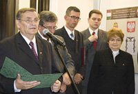 Lezsák Sándor a Magyar Parlament alelnöke megnyitja a Szejmben A Fejezetek a magyar-lengyel barátság vészterhes éveiből 1939-1945 és az 1956 Szegeden kiállítást