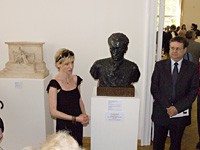 Pallavicini György őrgróf bronzba öntetett szobráért a múzeumnak Pallavicini Zita Borbála, az őrgróf dédunokája mondott köszönetet.